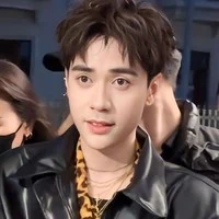 QUANG HÙNG