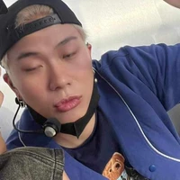 dương deo mic:)