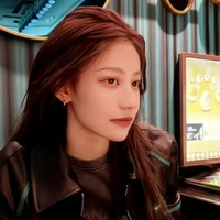 Viên Nhất Kỳ-Nàng