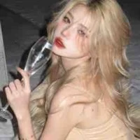 Lý Ngọc Thùy_bff nu9