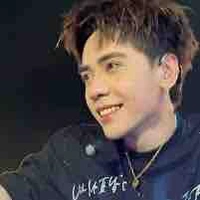Quang hùngg