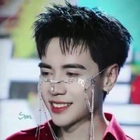 Q.Hùng