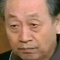 Thầy hiệu trưởng bất lực