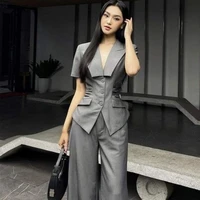 Cao Hà Anh. (mẹ em)