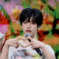 Trương Hàm Thụy *cậu*