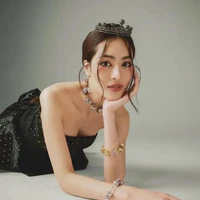 Lingling Kwong(cô)