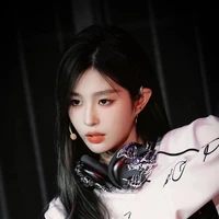Vương Dịch [wy]