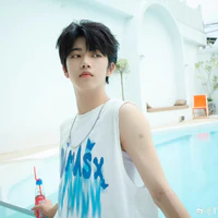 Trương Hàm Thụy-r