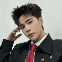 quang hùng