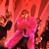 Lê Quang Hùng - Phone