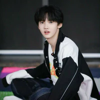 Trương Dịch Nhiên - em