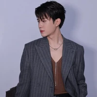 Anh tú(atus)