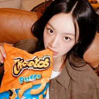 Lee Hye-ri(cô giáo dạy nhảy) 