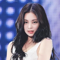 Kim Jennie (cô)