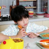 Dương Hàm Bác_cậu