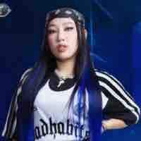 Nguyễn thuý quỳnh/Queen B