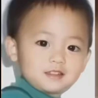 Hầu Minh Hạo• còn nhỏ•