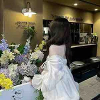 Cô âm nhạc•Như