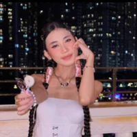 Uyển My