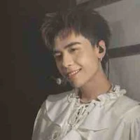 Hùng