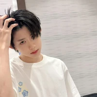 Trần Dịch Hằng『 Hắn 』