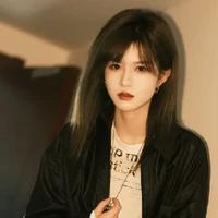 Bách Hân Dư ( cô )