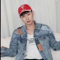 Dương đeo mic