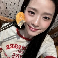 Kim Jisoo [ Chị ]