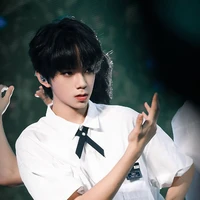 Vương Lỗ Kiệt(hắn³)