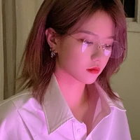 Bách Hân Dư - cô