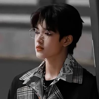 Trương Cực/anh