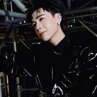Lê Quang Hùng.