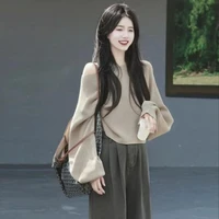 Dì Mận(mẹ của Ngân)