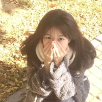 Vương Khả Hân.