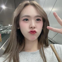 June(chị)