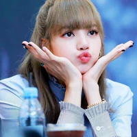 Lalisa Manobal (cô)