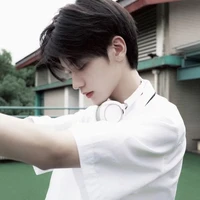 Lục Ngạo Thiên (Bạn cô