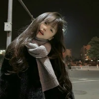 Uyển Linh ( lúc nhỏ)