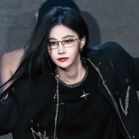 Viên Nhất Kỳ - cô