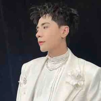 Quang Hùng