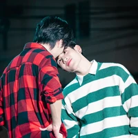 Nhỏ đu hê hê