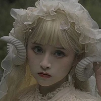 Cô chị: Vân Vũ Nhu