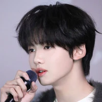 Trương Dịch Nhiên | Gã