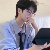 Bạc Cận Ngôn Duy