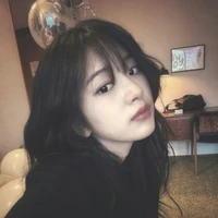 Ahn Yujin - Cô