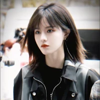 Bách Hân Dư - Cô
