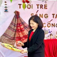 mẹ ( của em)