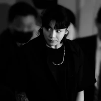 Jungkook_Kookie_Em