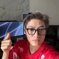 Anh Tú voi