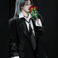 Trần Kha - cô